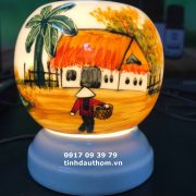 Đèn vẽ phong cảnh quê hương, mái nhà tranh